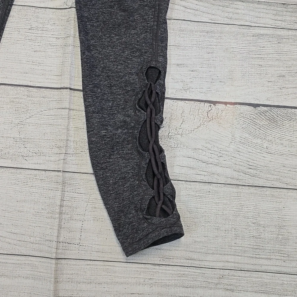 EUC 💎 Lululemon Tied To It 7/8 Tight 25